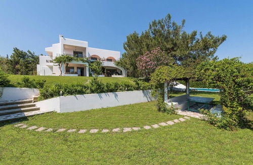Koskinou Villa | RODOS PARADISE VILLA is an exceptional, peaceful property.