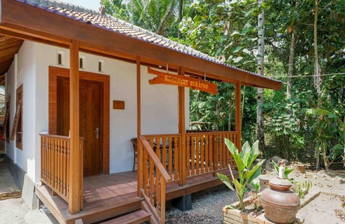 Borobudur Hotel | Roemah Beong Syariah at Desa Wisata Kembanglimus Mitra RedDoorz