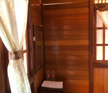 Mertoyudan Hotel | Roemah Kayu Saragan Syariah Magelang Mitra RedDoorz