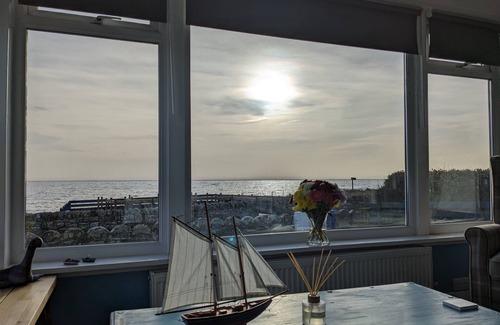 Hilton of Cadboll Cottage | Roggle Roich - A traditional cottage with breath taking views of the sea