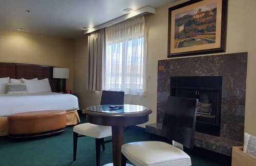 Medford Hotel | Rogue Regency Inn and Suites