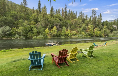Gold Hill Apartment | Rogue River frontage: private deck & hot tub, exciting interior, river dock, FUN