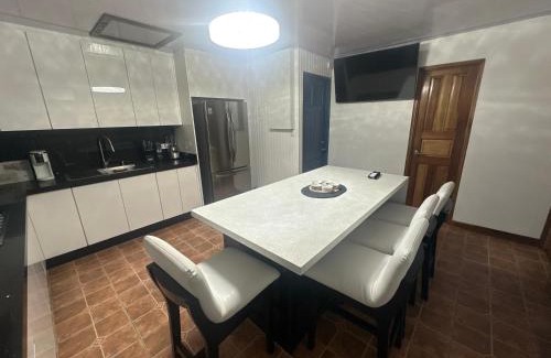 Pavas Bed & Breakfast | Rohrmoser Eucalipto Luxe Residence