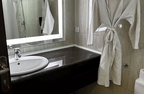 Oshodi-Isolo Hotel | Rollace Hotel Lagos INTL
