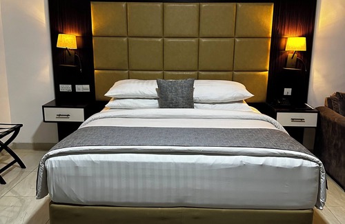 Oshodi-Isolo Hotel | Rollace Hotel Lagos INTL