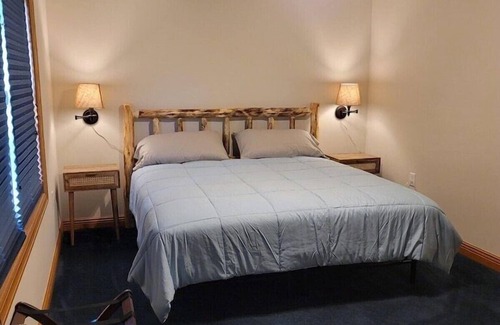 Laurelville Cabin | Rolling Ridge Lodge (Hocking Hills area)