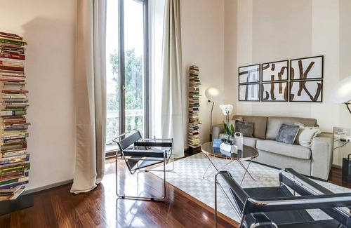 Scala Apartment | Romagnosi - One Bedroom Apartment, Sleeps 4