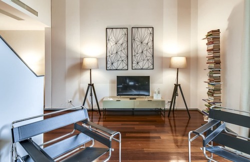 Scala Apartment | Romagnosi - One Bedroom Apartment, Sleeps 4