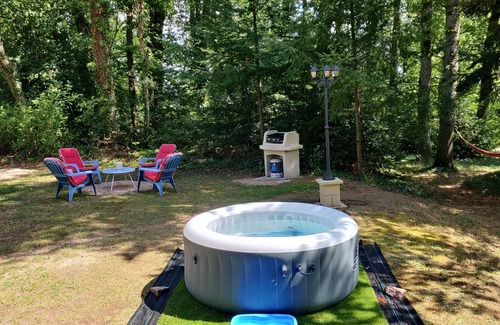 Buxieres-sous-Montaigut House | Romantic 19th century country home with a big garden and BBQ.