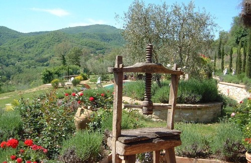 Monterchi Other | ROMANTIC 17C VILLA -Fabulous VIEWS-Stunning POOL Complex.HOT TUB.PIZZA OVEN.A/C