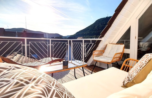 Annweiler am Trifels Apartment | Romantic-apartment mit Dachterrasse & Lounge, Waldblick, 80m²
