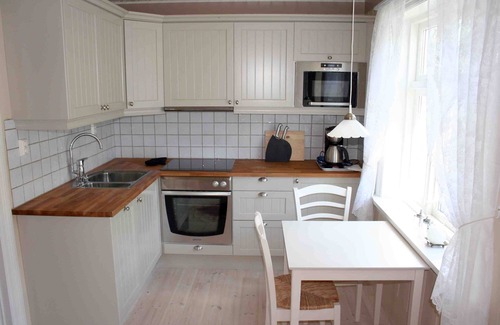 Ulvik House | Romantic and Lovely Holidayhouse located by the edge of the undisturbed Oaafjord