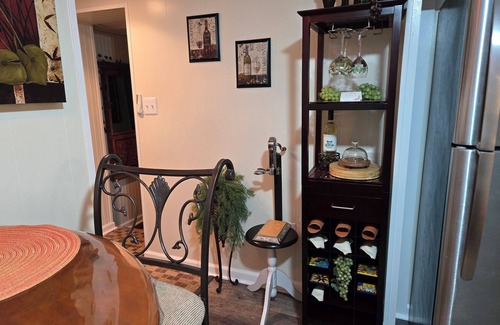 Charles Town Apartment | Romantic Apartment "The Nook" located in the heart of Charles Town WV!