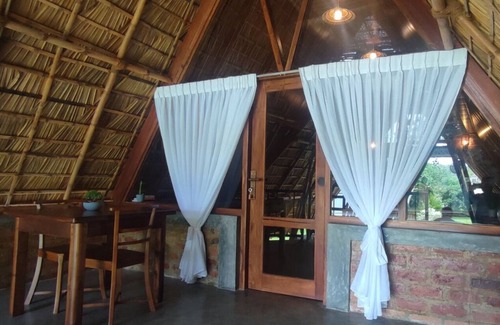 Tangalle Villa | Romantic Bamboo Retreat with Lake View - Private & Peaceful Nature Stay