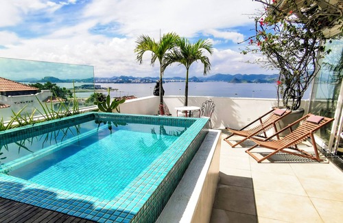 Gloria Apartment | Romantic Penthouse in Rio with heated pool and unforgettable beach view