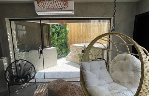 Vila Suzana Apartment | Romantic Duplex Rooftop Jacuzzi SPA (pet friendly!)