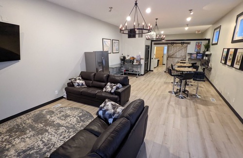 Fort Wayne House | Romantic Brick Hearth - entire building near DTFW!
