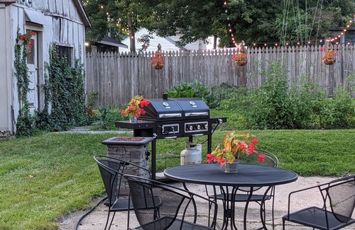 Fort Wayne House | Romantic Brick Hearth - entire building near DTFW!