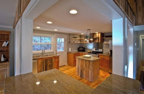 Candler House | Romantic Cabin Hideaway- 50 Private Acres, Hot tub, Blue Ridge Parkway, stream
