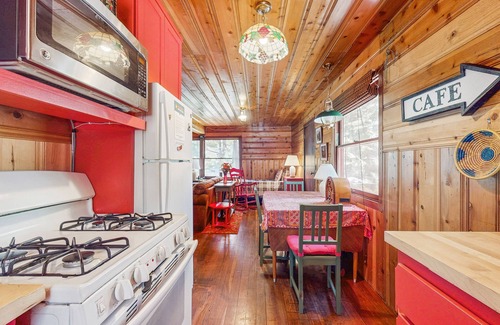 South Lake Tahoe Cabin | Romantic Cabin Escape on Fallen Leaf Lake Dog Fiendly