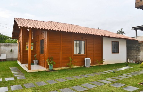 Itaipava Ski Chalet | Romantic chalet on the beach of Itaoca (ES), 600 meters from the sea!nPets free!