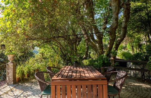 Sintra Ski Chalet | Romantic Challet in Old Town Sintra With Views. Pets are Welcome!