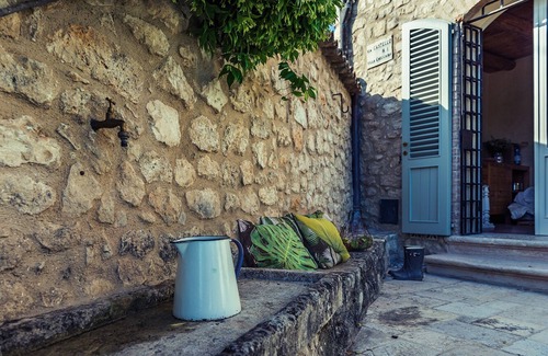 Zovencedo Cottage | Romantic Cottage at the Castle