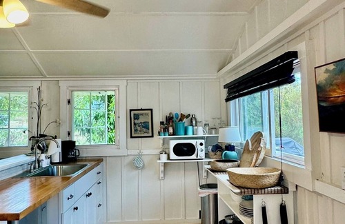 Hawi Cottage | Romantic Cottage, Stunning Ocean Views, Whales are jumping!