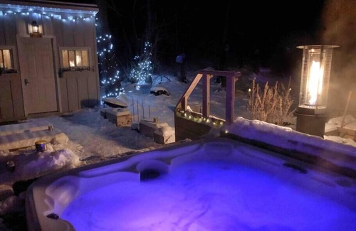 Port Franks Apartment | Romantic Couples Getaway Sauna Hot Tub Gym Private Beach access Hiking trails