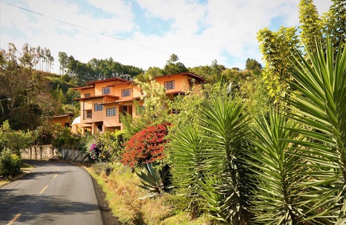 Boquete Apartment | Romantic Downtown Boquete Apartment @ Aparthotel Los Pinos