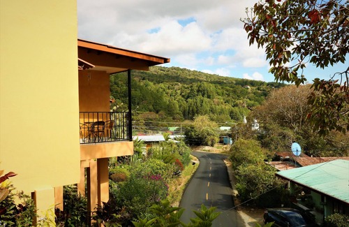 Boquete Apartment | Romantic Downtown Boquete Apartment @ Aparthotel Los Pinos