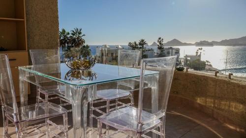 Cabo Bello Apartment | Romantic Escape with view of the iconic Cabo arch!