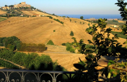 Acquaviva Picena Apartment | Romantic gallery in a breathtaking panoramic location