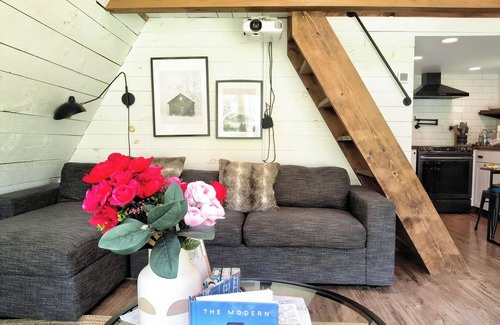 Tobyhanna House | Romantic Getaway @ Antler A Frame I Pet Friendly I Hot Tub I Projector I Firepit