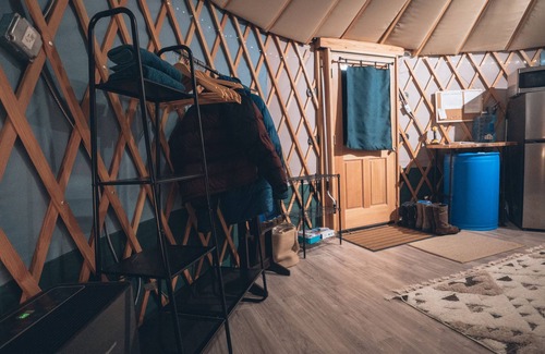 Fairbanks Cabin | Romantic Getaway at the Goldstream Yurt