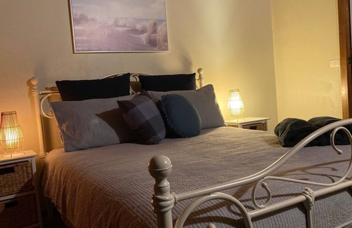 Port Campbell Cottage | Romantic Getaway or Making Memories with Besties