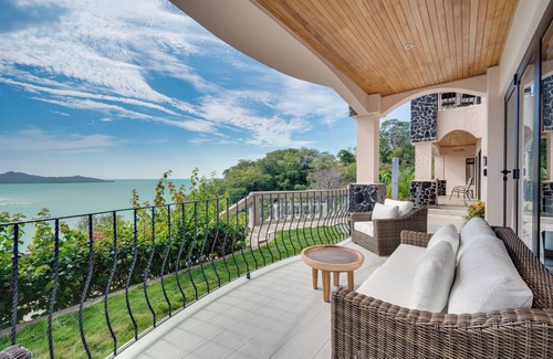 Playa Flamingo Condo | Romantic Getaway with Stunning Panoramic Ocean Views, Amazing Sunsets