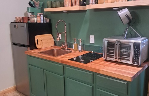 New Eucha Cabin | Romantic Getaway for 2 with Hot tub