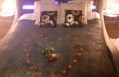 Plouray Cottage | Romantic getaway56