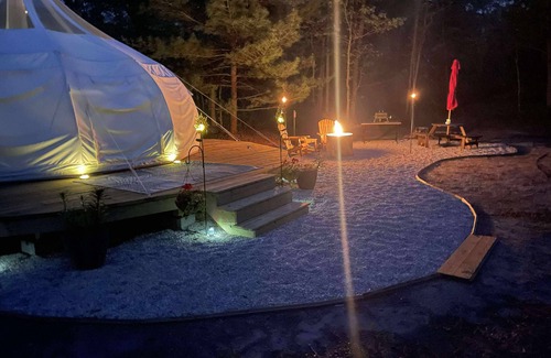 Muskegon RV Rental | Romantic glamping on a 60 acre horse farm.
