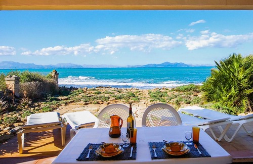 Urbanizacion S'Estanyol House | Romantic holiday home Sa Nau in the first place with a beautiful sea view!
