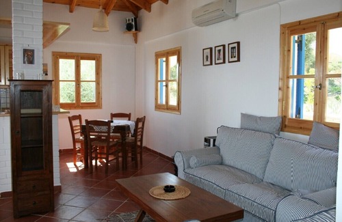 Pylos-Nestoras House | Romantic house above the sea with charming view