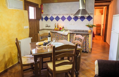 Laroya Apartment | Romantic house for 2 or 4 people with jacuzzi