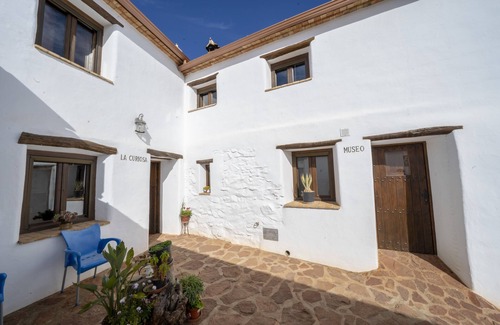 Laroya Apartment | Romantic house for 2 or 4 people with jacuzzi