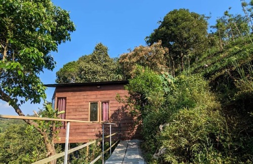 Kaimane Cottage | Romantic Huts on a Mountain with a Natural Stream
