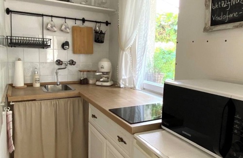 Balatonfured Cottage | Romantic Little Cottage 10 minutes to Lake Balaton