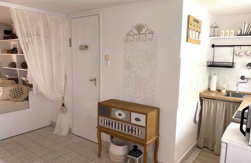 Balatonfured Cottage | Romantic Little Cottage 10 minutes to Lake Balaton