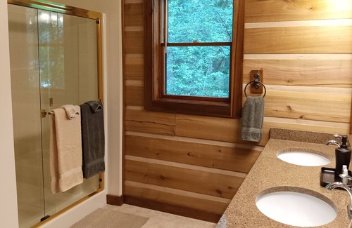 Stockwell Cabin | Romantic log cabin getaway--45 min NW of Indianapolis