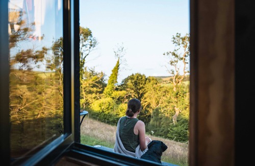 Llangollen Cabin | Romantic Off-Grid Woodland Hideaway with Stunning Valley Views