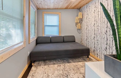 Pocono Pines House | Romantic Pet-Friendly Bungalow Escape